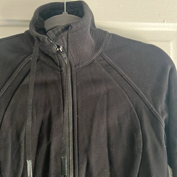 Lululemon black zip up - size 6 - Picture 2 of 6